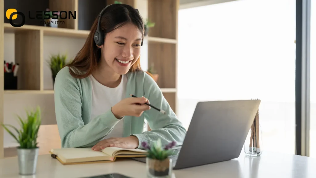 Key Benefits of Online Computer Science Courses in Problem-Solving Development